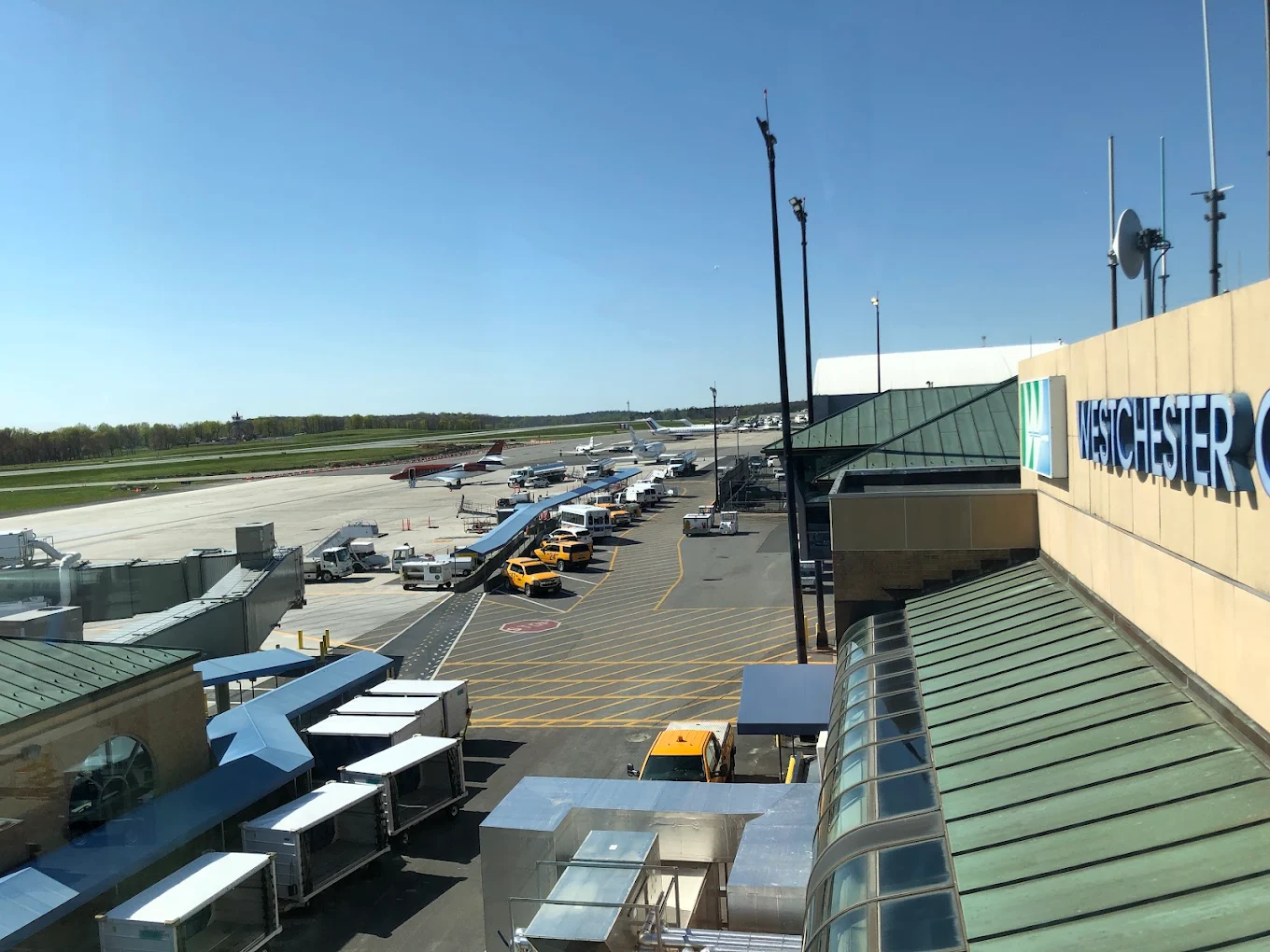 Best Airports Near White Plains, NY: HPN, LGA, JFK, EWR, TEB & SWF Compared - Worldwide Chauffeur services Westchester County Airport (HPN)